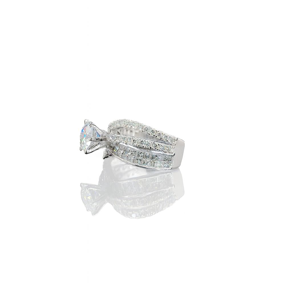 La DiaMantés | Eternal Embrace Crisscross Diamond Ring